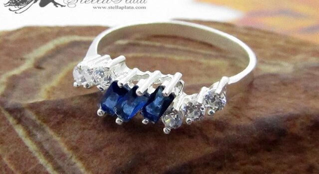 anillos de plata zirconias azul transparente